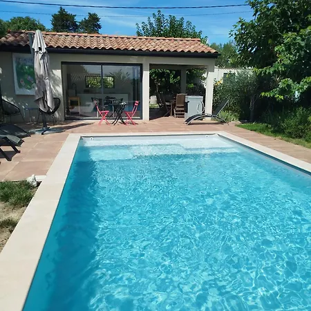 Maison Des Romarins Cosy Salle De Bain Privee , Cuisine Piscine Partagees Bed and Breakfast