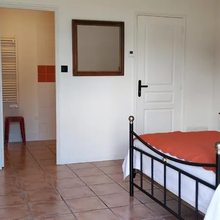 Maison Des Romarins Cosy Salle De Bain Privee , Cuisine Piscine Partagees Aigremont
